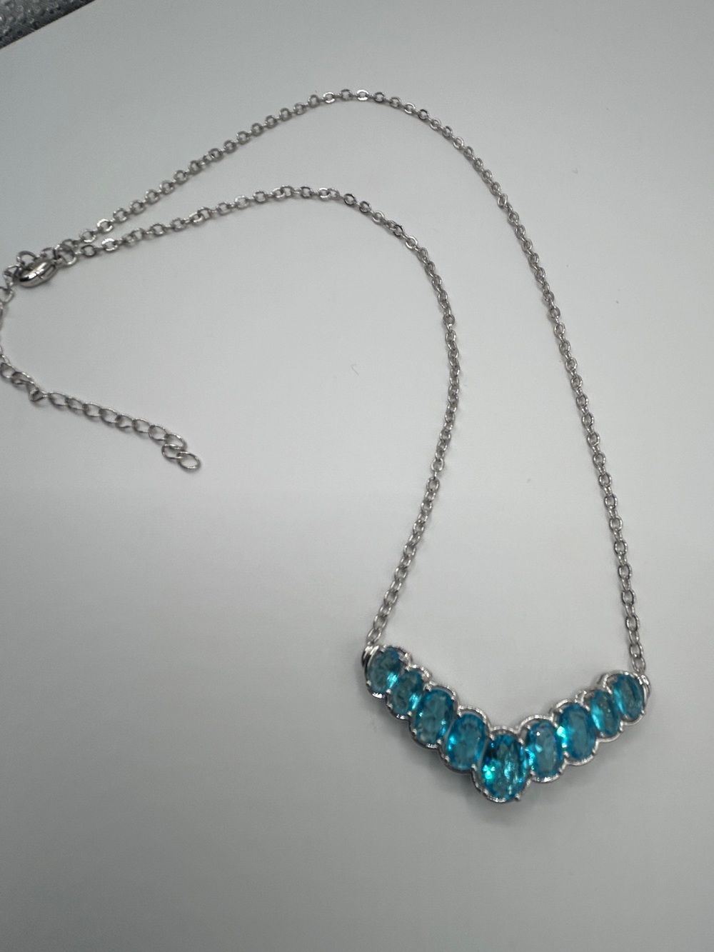 Oval Blue Faceted Stones Chevron Pendant Necklace